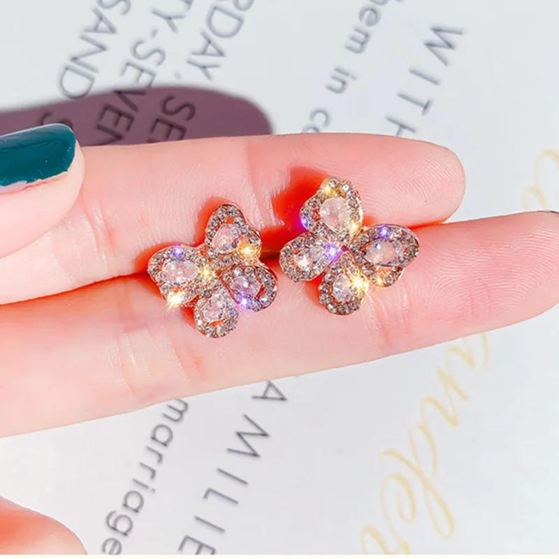 2022 Simple Rhinestone Butterfly Stud Earrings Women’s Fashion Personality Trend Shiny Gold and Silver Earrings Wedding Jewelry
2022 Simple Rhinestone Butterfly Stud Earrings Women’s Fashion Personality Trend Shiny Gold and Silver Earrings Wedding Jewelry