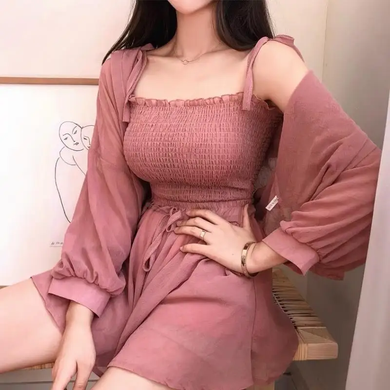 In The Summer of 2022, The New Casual Short Wide-leg Pants Suit for Women's Fashion Sports Three-piece Suit Women Sweat Suit Set
In The Summer of 2022, The New Casual Short Wide-leg Pants Suit for Women's Fashion Sports Three-piece Suit Women Sweat Suit Set