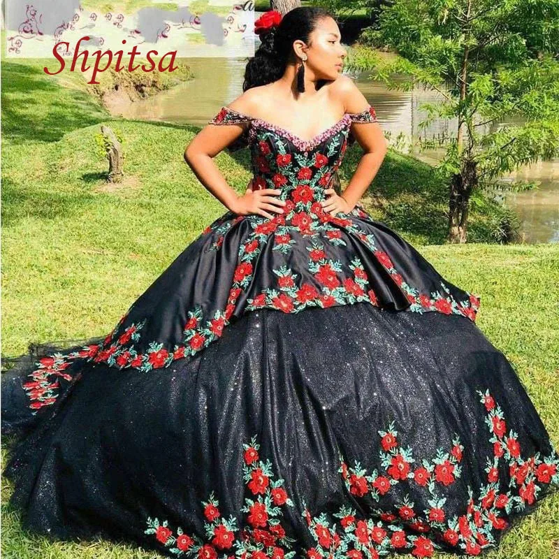 Black Quinceanera Dresses Plus Size Ball Gown Flowers Masquerade Princess Girl Long Sweet 16 Prom Dresses for 15 Years
Black Quinceanera Dresses Plus Size Ball Gown Flowers Masquerade Princess Girl Long Sweet 16 Prom Dresses for 15 Years