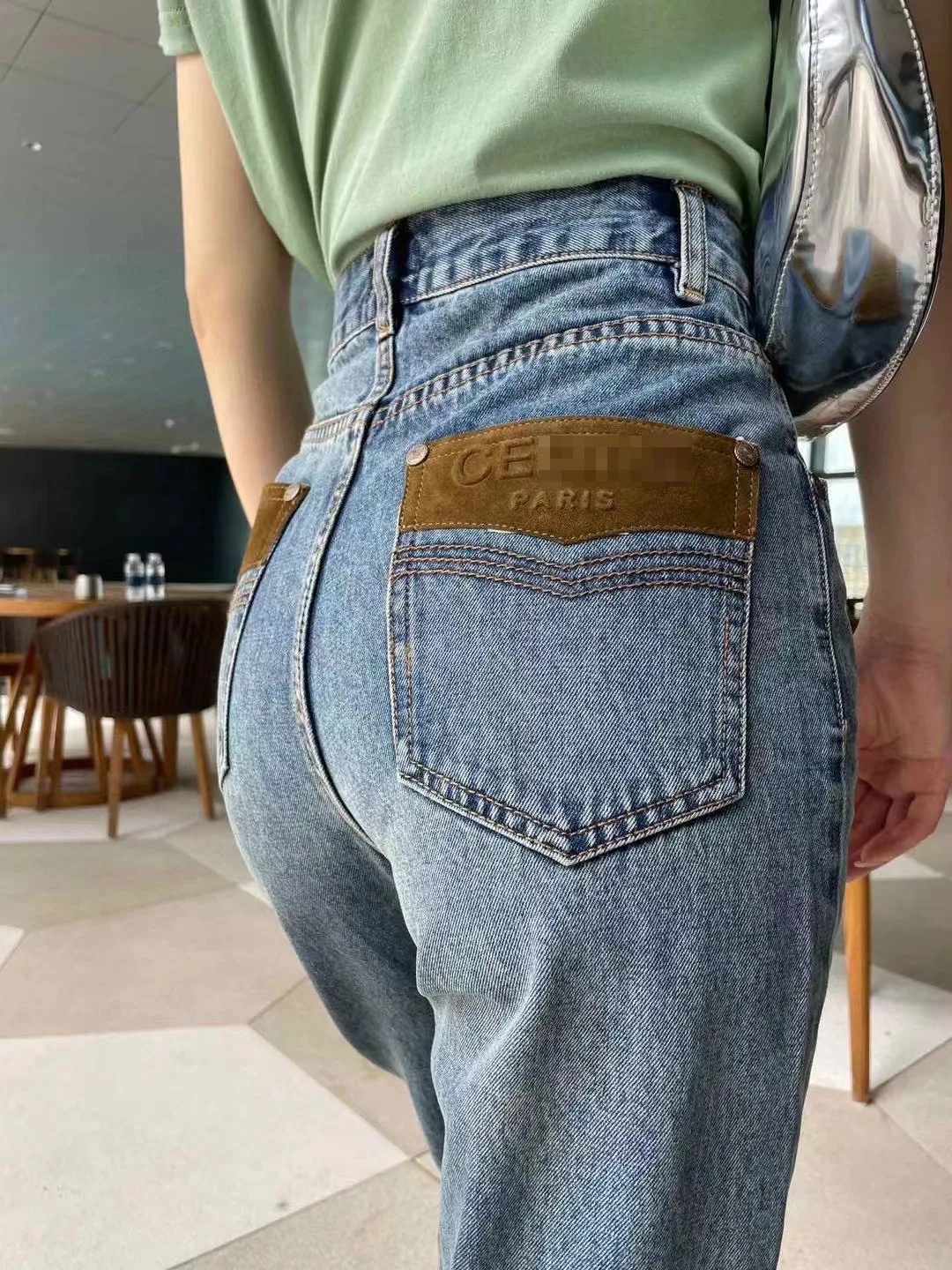2022 New Leather Back Pocket Gray Blue High Waist Straight Tube Thin Hip Lifting Wide Leg Jeans Pants Women Clothes Za Fashion
2022 New Leather Back Pocket Gray Blue High Waist Straight Tube Thin Hip Lifting Wide Leg Jeans Pants Women Clothes Za Fashion