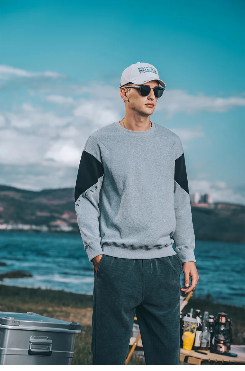 1788 Autumn American leisure sports heavy thick real round neck retro contrasting sweatshirts
1788 Autumn American leisure sports heavy thick real round neck retro contrasting sweatshirts