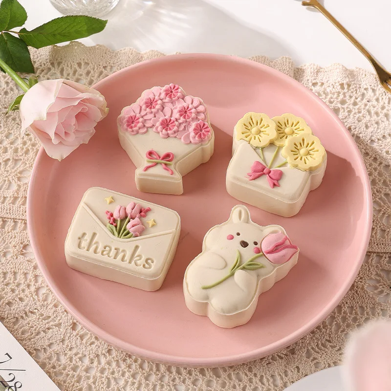 75g Cartoon Mooncake Mold Rabbit Flowers Envelope Hand Pressed Pastry Mold Teacher's Day Baking Mold Cake Decoration Baking Tool
75g Cartoon Mooncake Mold Rabbit Flowers Envelope Hand Pressed Pastry Mold Teacher's Day Baking Mold Cake Decoration Baking Tool