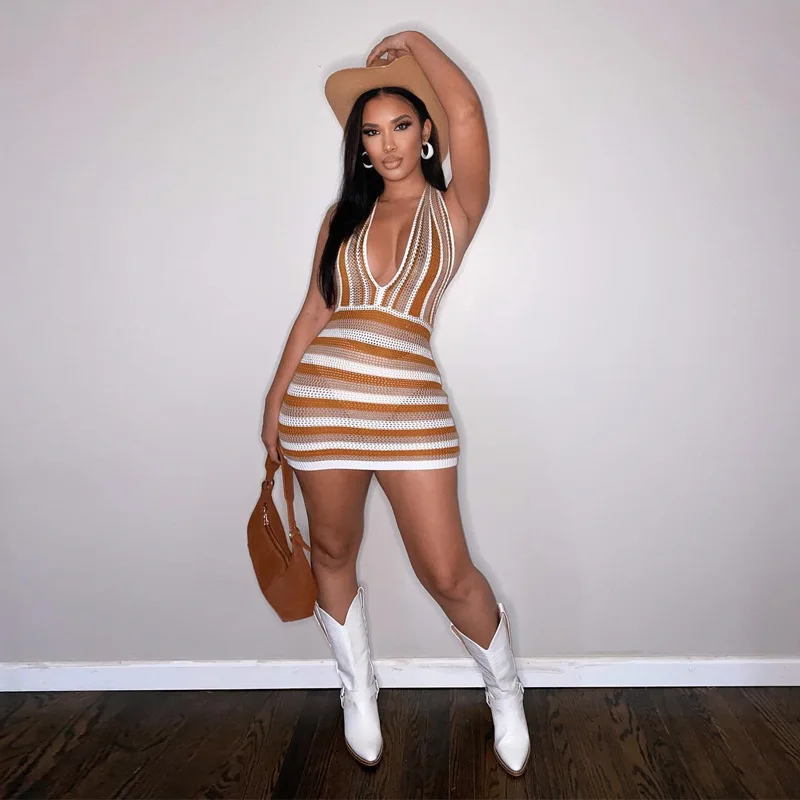 Женское трикотажное мини-платье в полоску, с глубоким V-образным вырезом и открытой спиной
Женское трикотажное мини-платье в полоску, с глубоким V-образным вырезом и открытой спиной