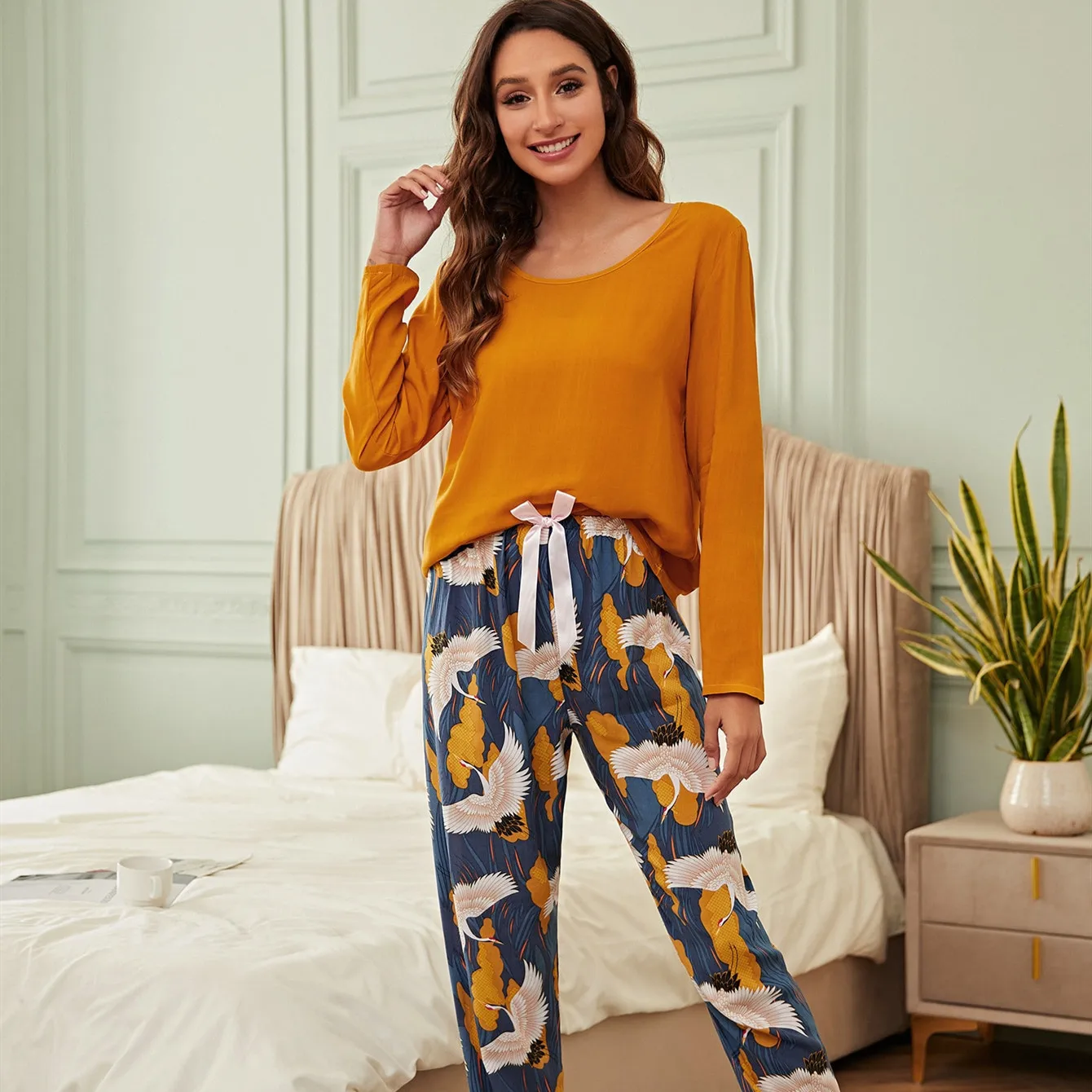 Spring and Summer Thin Cotton Color Matching Long Sleeved Trouser Pajamas Comfortable Cool Flower Printed Women's Trouser Suits
Spring and Summer Thin Cotton Color Matching Long Sleeved Trouser Pajamas Comfortable Cool Flower Printed Women's Trouser Suits