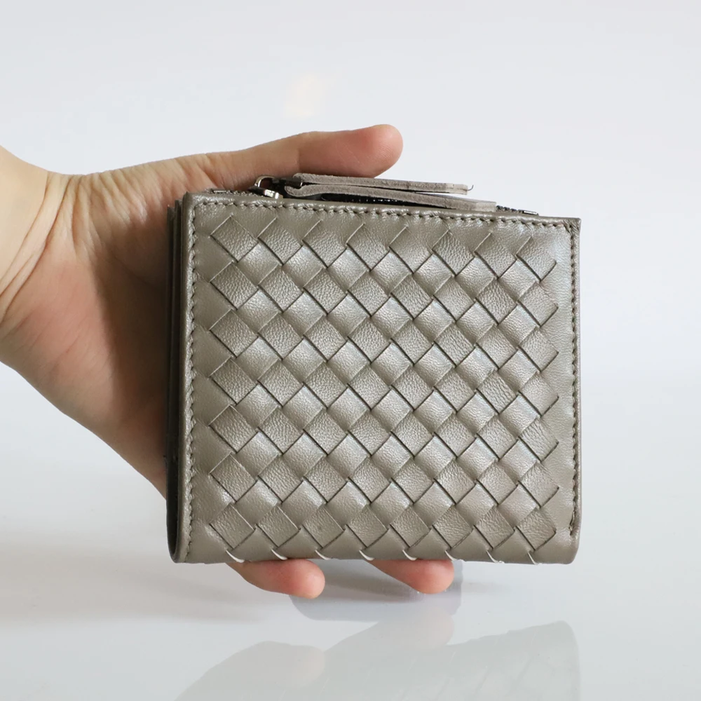 2022 New Genuine Leather Wallets for Women Weave Coin Purse Fashion Plaid Card Holder Luxury Brand Design MEDIOW Zipper Short
2022 New Genuine Leather Wallets for Women Weave Coin Purse Fashion Plaid Card Holder Luxury Brand Design MEDIOW Zipper Short
