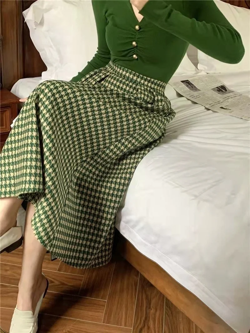 Skirt Women's Fashion 2022 Houndstooth Temperament Skirt Mid-length High Waist A-line Skirt Women's Skirt 
Skirt Women's Fashion 2022 Houndstooth Temperament Skirt Mid-length High Waist A-line Skirt Women's Skirt