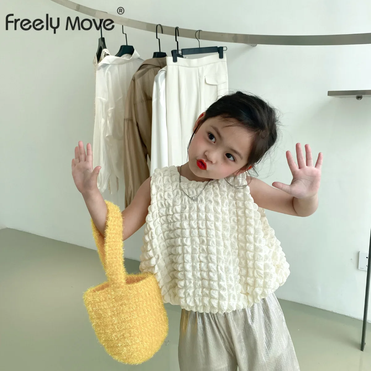 Freely Move Girl 2022 Summer Tank Tops For Girls O Neck Sleeveless Casual Loose White T Shirt Girl Fashion Clothing Korean
Freely Move Girl 2022 Summer Tank Tops For Girls O Neck Sleeveless Casual Loose White T Shirt Girl Fashion Clothing Korean