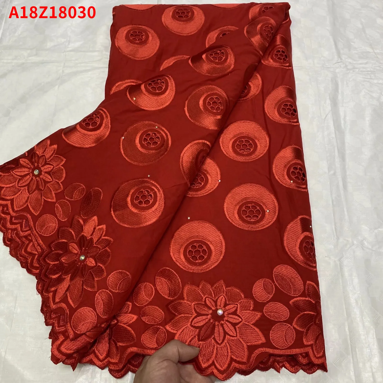 Big Promotion African Nigerian Plain embroidered oiling cotton cloth Lace Fabric For Wedding Cloth A18Z18030B
Big Promotion African Nigerian Plain embroidered oiling cotton cloth Lace Fabric For Wedding Cloth A18Z18030B