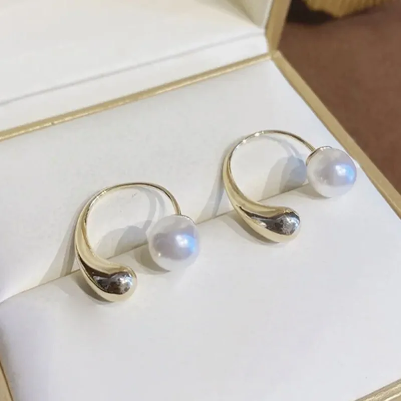 2022 New Korean Style Sweet Romantic Pearl Stud Earrings for Women Personality Simple Charm Earring Party Jewelry Birthday Gifts
2022 New Korean Style Sweet Romantic Pearl Stud Earrings for Women Personality Simple Charm Earring Party Jewelry Birthday Gifts