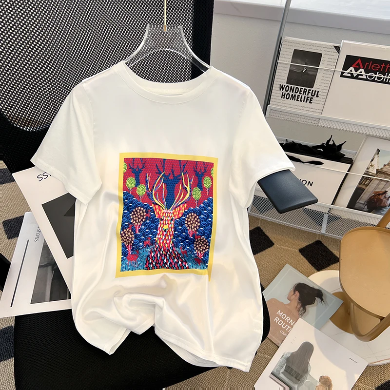 Женская футболка с коротким рукавом и принтом в виде оленя
Женская футболка с коротким рукавом и принтом в виде оленя