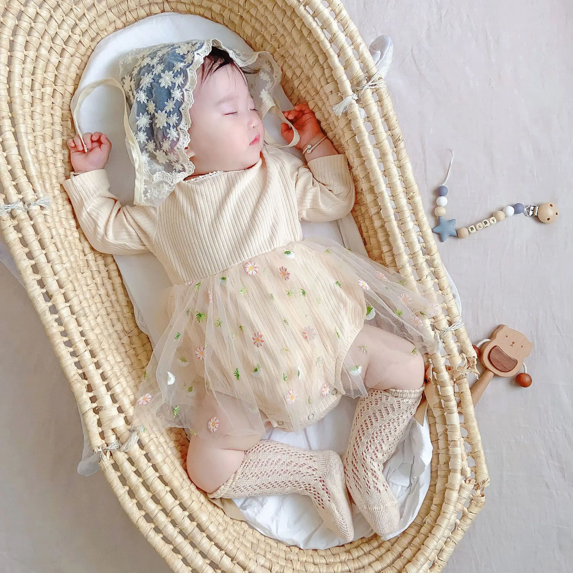0-2 Baby Daisy Pants Crawling Spring 2022 New Female Baby Fluffy Gauze Skirt Newborn Crawling
0-2 Baby Daisy Pants Crawling Spring 2022 New Female Baby Fluffy Gauze Skirt Newborn Crawling