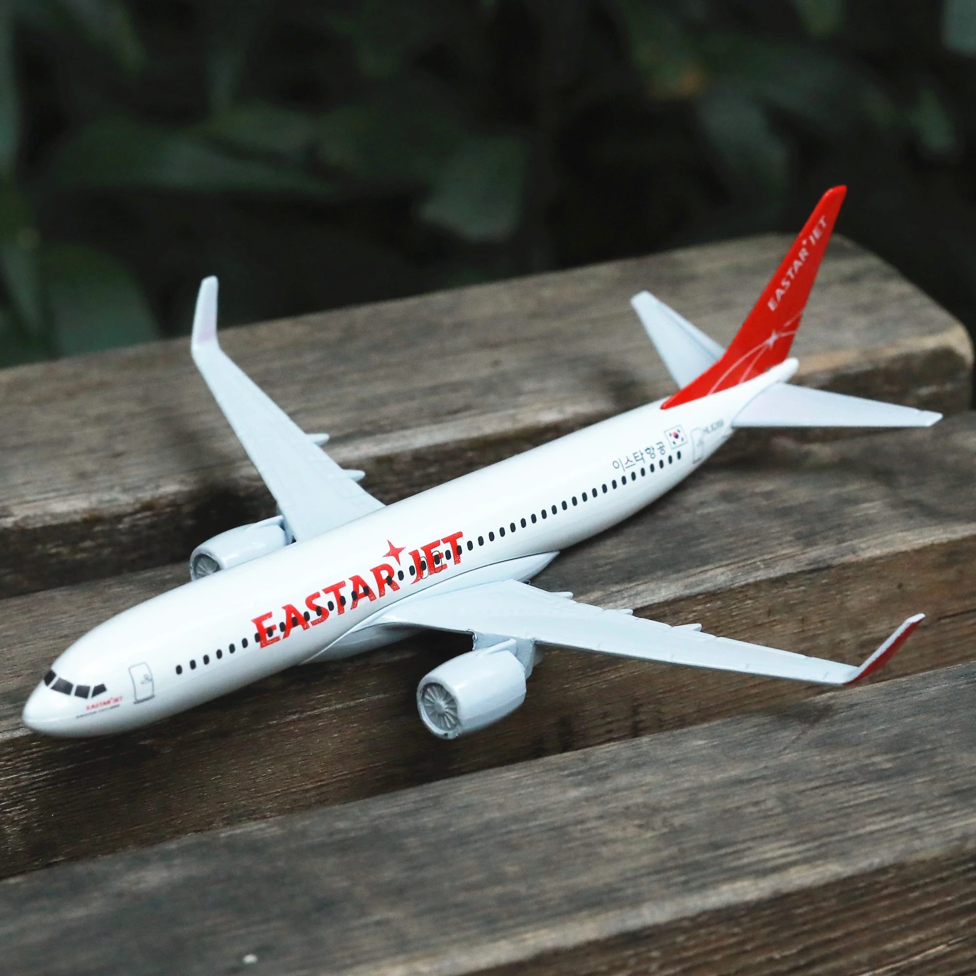 Корея пасхальные Jet Airlines Boeing 737 модель самолета 15 см сплав авиация Коллекционная литье под давлением миниатюрное украшение Сувенирные игруш...
Корея пасхальные Jet Airlines Boeing 737 модель самолета 15 см сплав авиация Коллекционная литье под давлением миниатюрное украшение Сувенирные игруш...