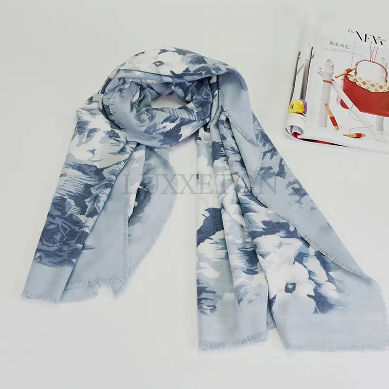 Silk Scarf Women Printed Design Classic Rectangle Handmade Hemming Elegant Scarves Neckerchief New Fashion
Silk Scarf Women Printed Design Classic Rectangle Handmade Hemming Elegant Scarves Neckerchief New Fashion