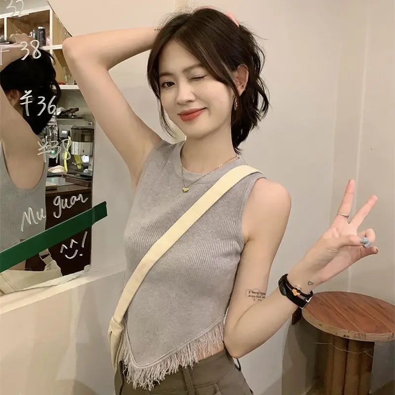 Summer Women's Vintage Tassel Vest Spaghetti Straps Sleeveless Knitted Top 
Summer Women's Vintage Tassel Vest Spaghetti Straps Sleeveless Knitted Top