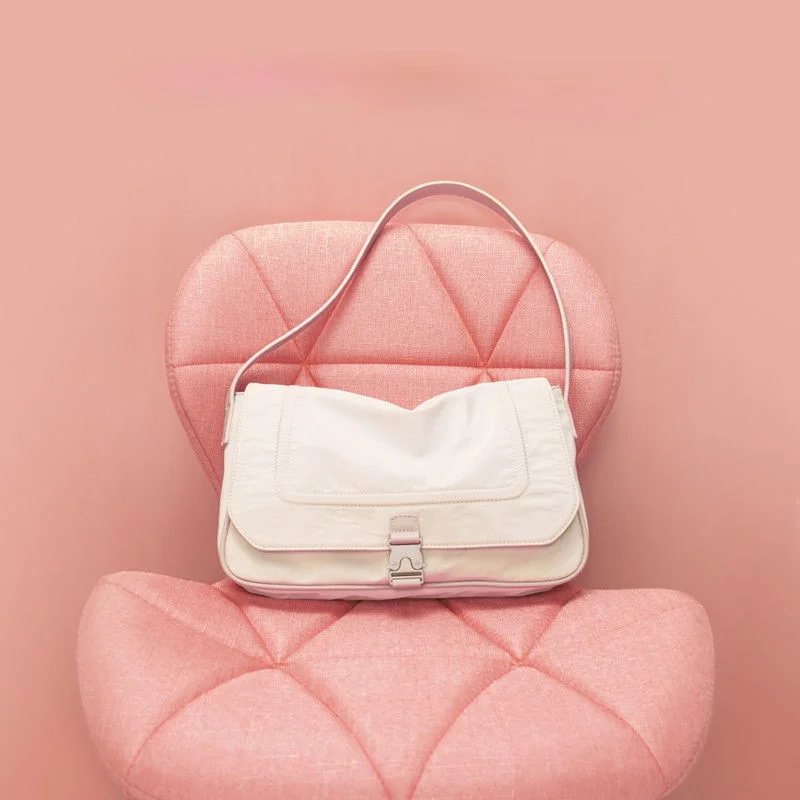 Korean Women Bag Solid Nylon Satchels LOCK Casual Shoulder Bags Handbags Simple Tote Bag High Quality Girls Bag All-match
Korean Women Bag Solid Nylon Satchels LOCK Casual Shoulder Bags Handbags Simple Tote Bag High Quality Girls Bag All-match