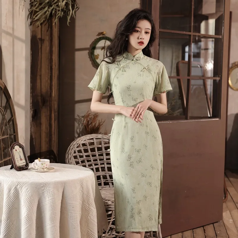 Spring 2022new Green Jacquard Cheongsam Inverted Big Sleeve Retro Chinese Republican Style Pipa Lapel Daily Wearable
Spring 2022new Green Jacquard Cheongsam Inverted Big Sleeve Retro Chinese Republican Style Pipa Lapel Daily Wearable