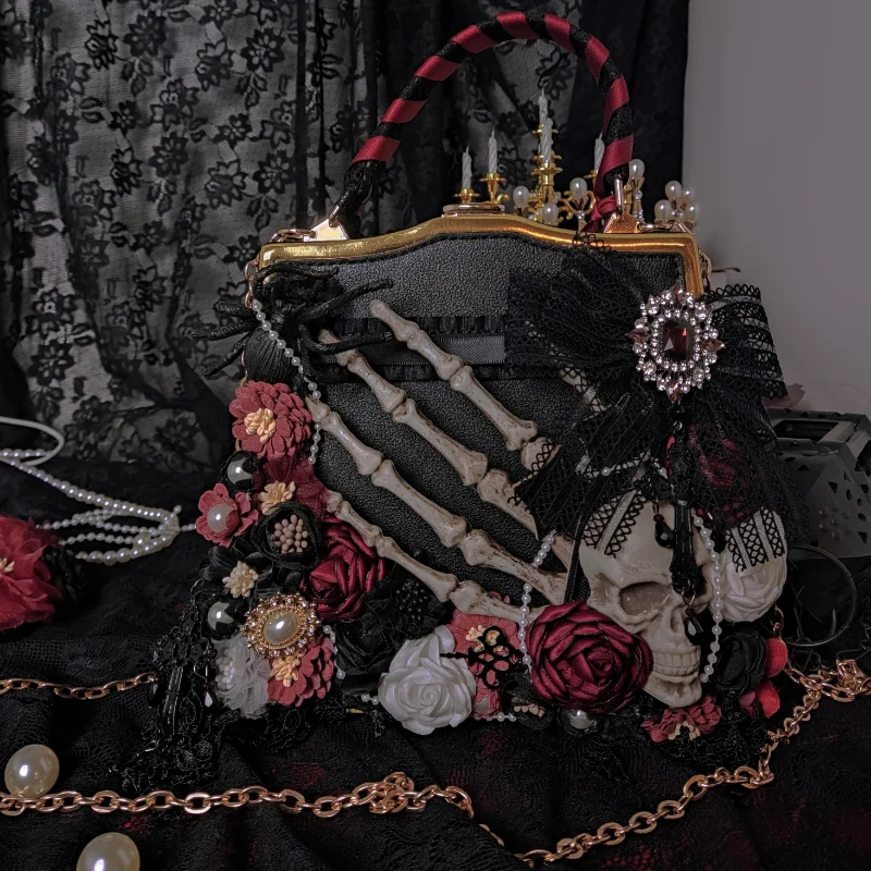 Женская Ретро-сумка в готическом стиле
Женская Ретро-сумка в готическом стиле