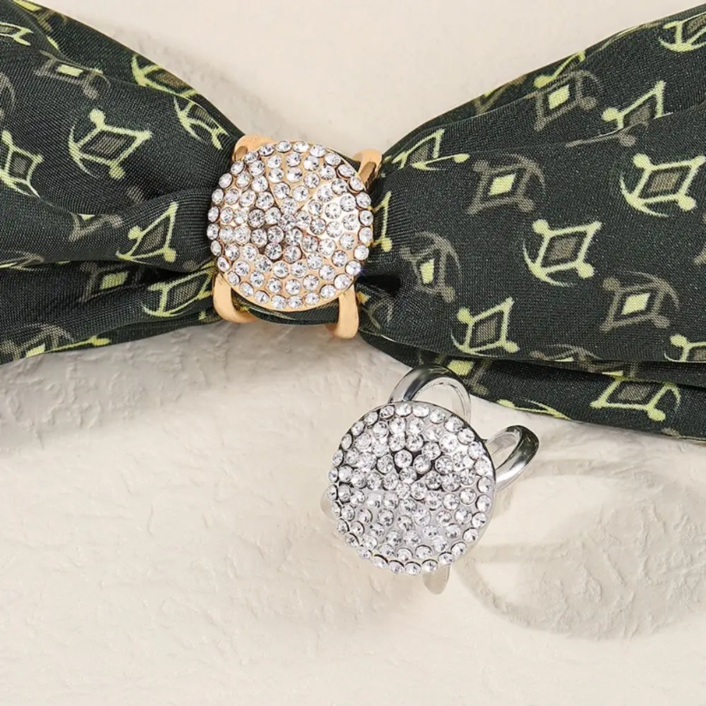 Islamic Elegant Arab Shawl Accessories Circle Women Jewelry Zircon Headscarf Pin Hijab Scarf Clip Flower Scarf Buckle
Islamic Elegant Arab Shawl Accessories Circle Women Jewelry Zircon Headscarf Pin Hijab Scarf Clip Flower Scarf Buckle