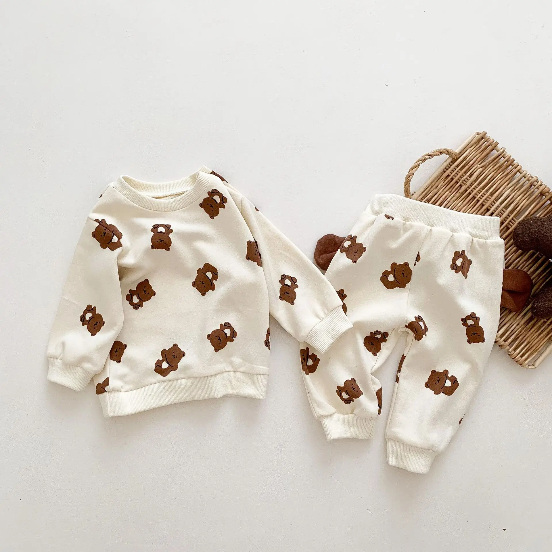 2022 Autumn New Kid Boy Girl Cute Bear Long Sleeve T-shirt Set Baby Catoon Print Tops+Pants 2pcs Suit Children Soft Cotton Tees
2022 Autumn New Kid Boy Girl Cute Bear Long Sleeve T-shirt Set Baby Catoon Print Tops+Pants 2pcs Suit Children Soft Cotton Tees