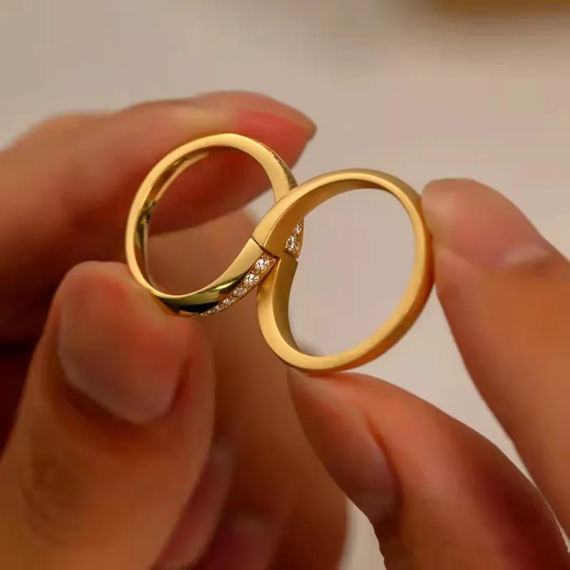 2PCS New Fashion Plain Circle Couple Ring Classic Men And Women Pair Ring Simple Wedding Ring Set Ring New Gift 8 R2273
2PCS New Fashion Plain Circle Couple Ring Classic Men And Women Pair Ring Simple Wedding Ring Set Ring New Gift 8 R2273