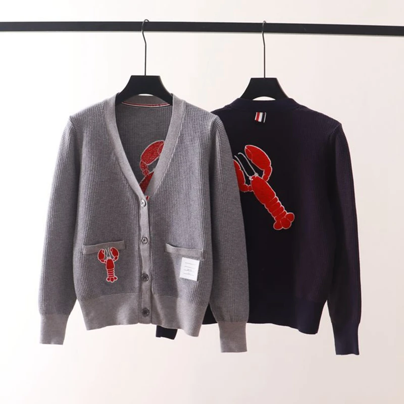 Autumn and Winter New TB Lobster Front and Back Embroidered Knitted Cardigan Top Loose and Slim Long Sleeve Outerwear Coat Fashi
Autumn and Winter New TB Lobster Front and Back Embroidered Knitted Cardigan Top Loose and Slim Long Sleeve Outerwear Coat Fashi