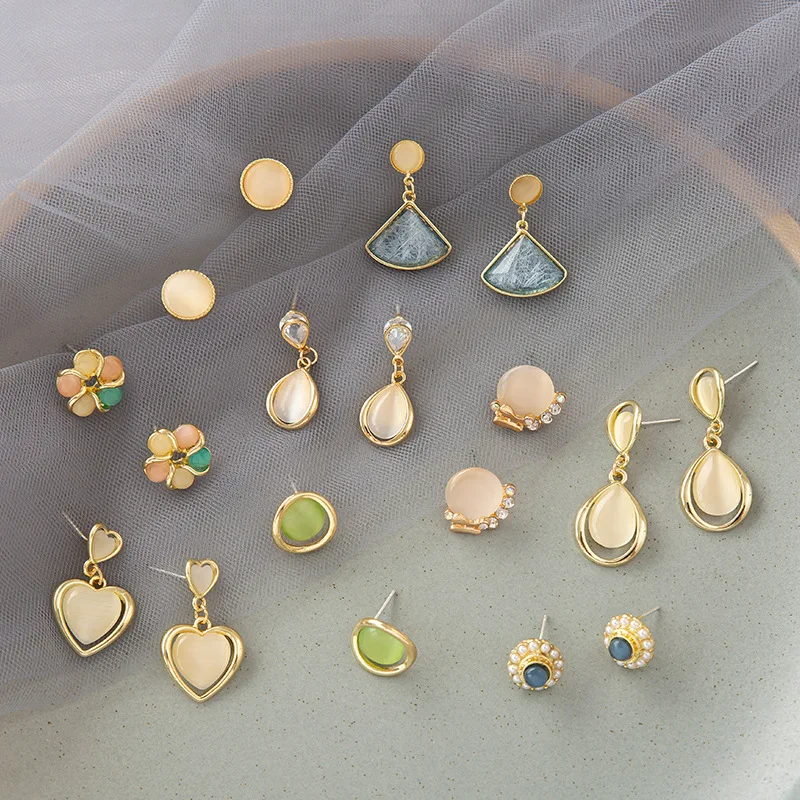 2023 Korea Fashion Opal Stud Earrings for Women Trendy Temperament New Design Jewelry Crystal Drop Personality Birthday Gift
2023 Korea Fashion Opal Stud Earrings for Women Trendy Temperament New Design Jewelry Crystal Drop Personality Birthday Gift