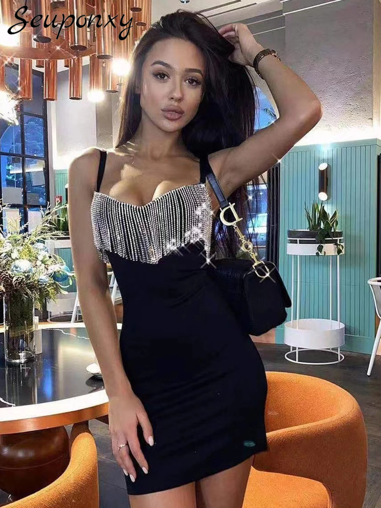 High Quality Black Sexy Spaghetti Strap Tassel Diamond Fashion Women'S Elegant Evening Party Club Bandage Mini Dress Vesidos
High Quality Black Sexy Spaghetti Strap Tassel Diamond Fashion Women'S Elegant Evening Party Club Bandage Mini Dress Vesidos