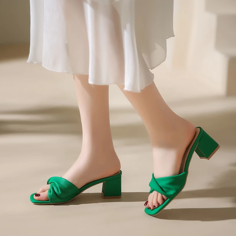 Women Cross Sandals Summer 2022 Square High Heels Slippers Female Designer Green Shoes Size 42 Zapatillas De Verano Para Mujer
Women Cross Sandals Summer 2022 Square High Heels Slippers Female Designer Green Shoes Size 42 Zapatillas De Verano Para Mujer