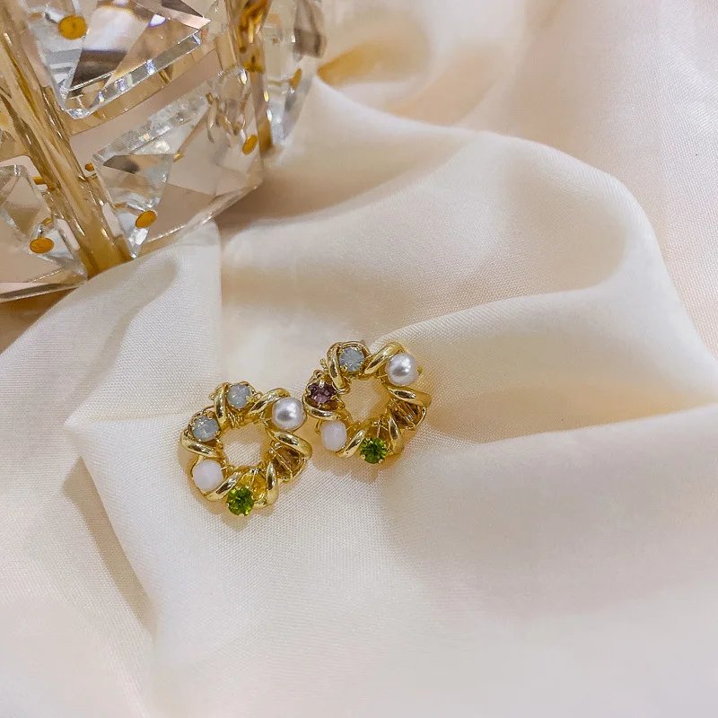 925 Silver Needle Micro Diamond Flower Earrings South Korea Small Fashion Fresh And Sweet Personality (female)
925 Silver Needle Micro Diamond Flower Earrings South Korea Small Fashion Fresh And Sweet Personality (female)