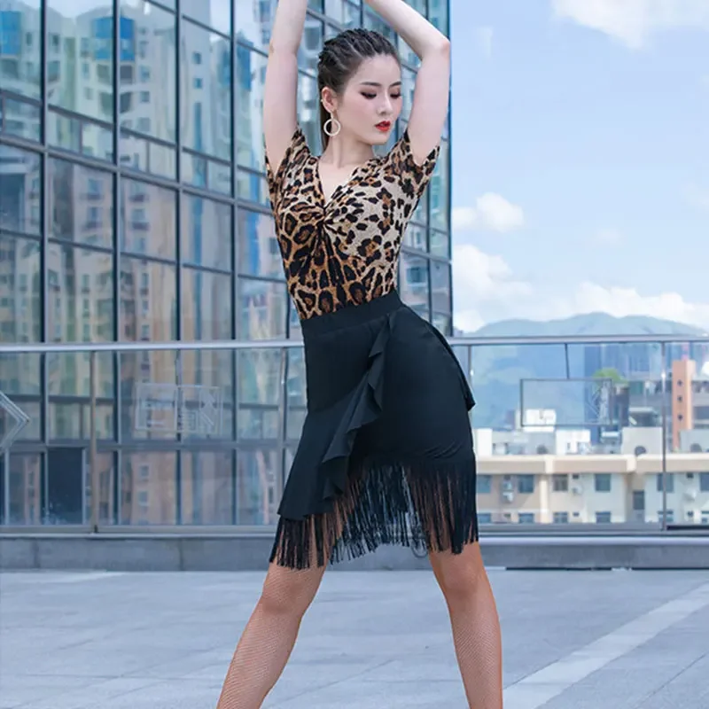 Women Latin Dance Skirt Tassel Lotus Design Black Latin Dancing Skirt Practice Cloth Samba Tango Cha cha Dancing Performance
Women Latin Dance Skirt Tassel Lotus Design Black Latin Dancing Skirt Practice Cloth Samba Tango Cha cha Dancing Performance