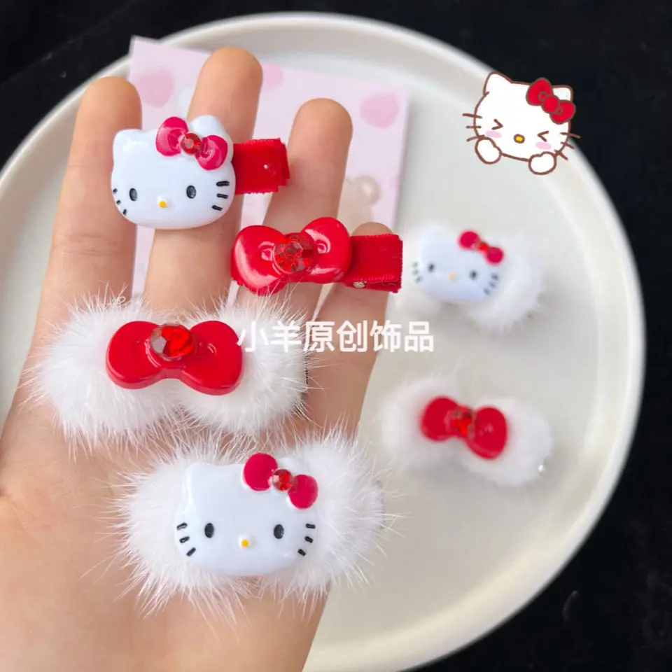Sanrio милый флуоресцентный красный бант маленький захват зажим милая девочка меховой шар плюшевый мультяшный головной убор детский подарок ... 
Sanrio милый флуоресцентный красный бант маленький захват зажим милая девочка меховой шар плюшевый мультяшный головной убор детский подарок ...