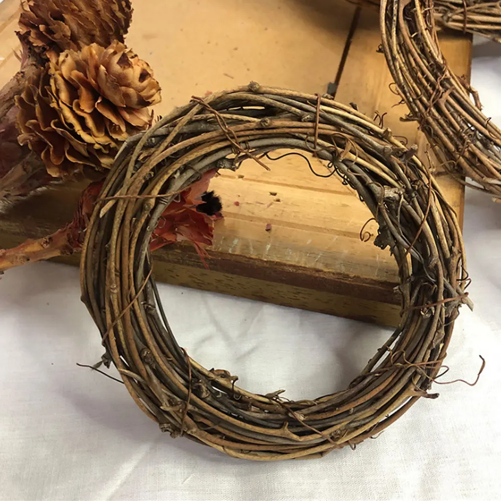 Romantic Artificial Vine Ring Wreath Rattan Wicker Garland Xmas Party Rattan Wreath High Quality Wedding Christmas Decorations
Romantic Artificial Vine Ring Wreath Rattan Wicker Garland Xmas Party Rattan Wreath High Quality Wedding Christmas Decorations