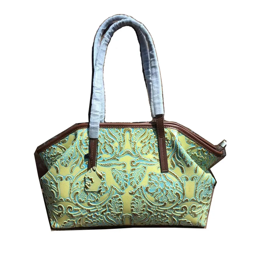 Pure handmade women bag floral pattern real cowhide handbag chinese style genuine leather shoulder bags
Pure handmade women bag floral pattern real cowhide handbag chinese style genuine leather shoulder bags