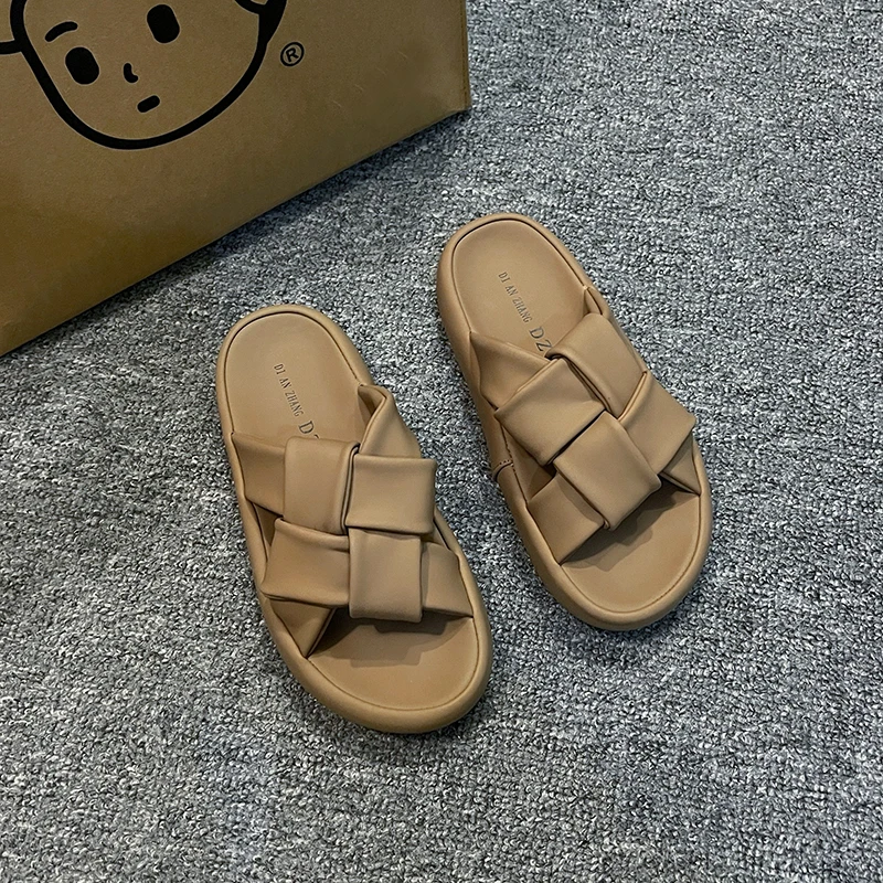 Woman Fashion Slippers Light Luxury Pleated Casual Summer Ladies Slippers Flip Flops Flat Sandals
Woman Fashion Slippers Light Luxury Pleated Casual Summer Ladies Slippers Flip Flops Flat Sandals