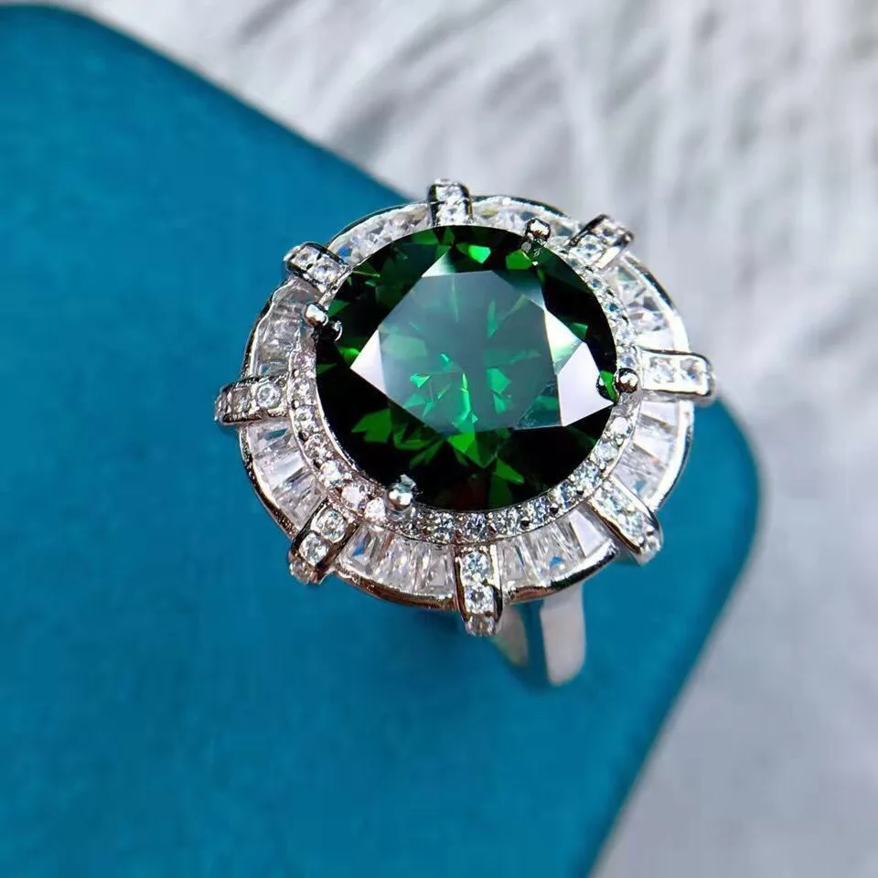 New 5 Carat Green Moissanite Ring Hearts & Arrows Seiko Inlaid Women's Jewelry Accessories
New 5 Carat Green Moissanite Ring Hearts & Arrows Seiko Inlaid Women's Jewelry Accessories