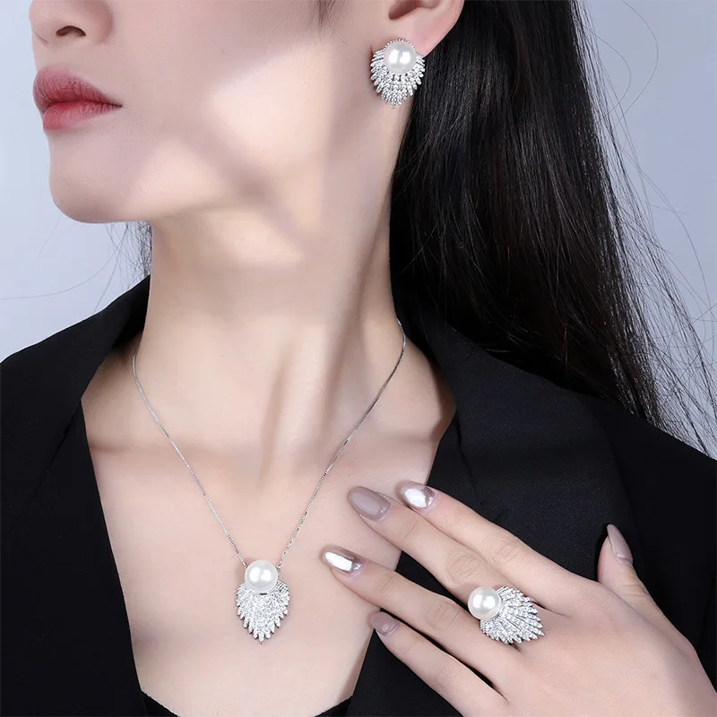 2023 New 3-piece Set with Copper Bottom Gold Plated and Mosaic Beimu Pearl Korean Edition Simplified White Pearl Set 12mm
2023 New 3-piece Set with Copper Bottom Gold Plated and Mosaic Beimu Pearl Korean Edition Simplified White Pearl Set 12mm