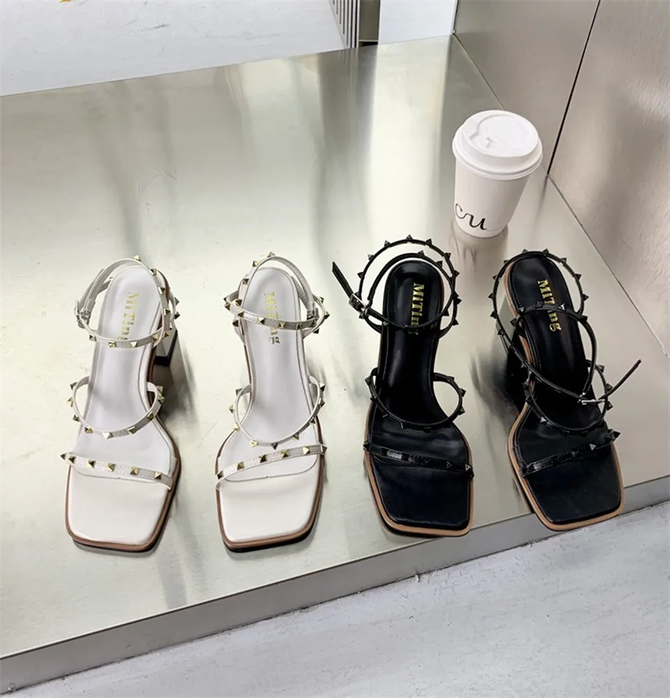 Bordered Rhinestone Solid Colors Sandals Square Low Heel Open Toe 2023 Fashion Summer Women Shoes Casual Zapatillas Mujer
Bordered Rhinestone Solid Colors Sandals Square Low Heel Open Toe 2023 Fashion Summer Women Shoes Casual Zapatillas Mujer