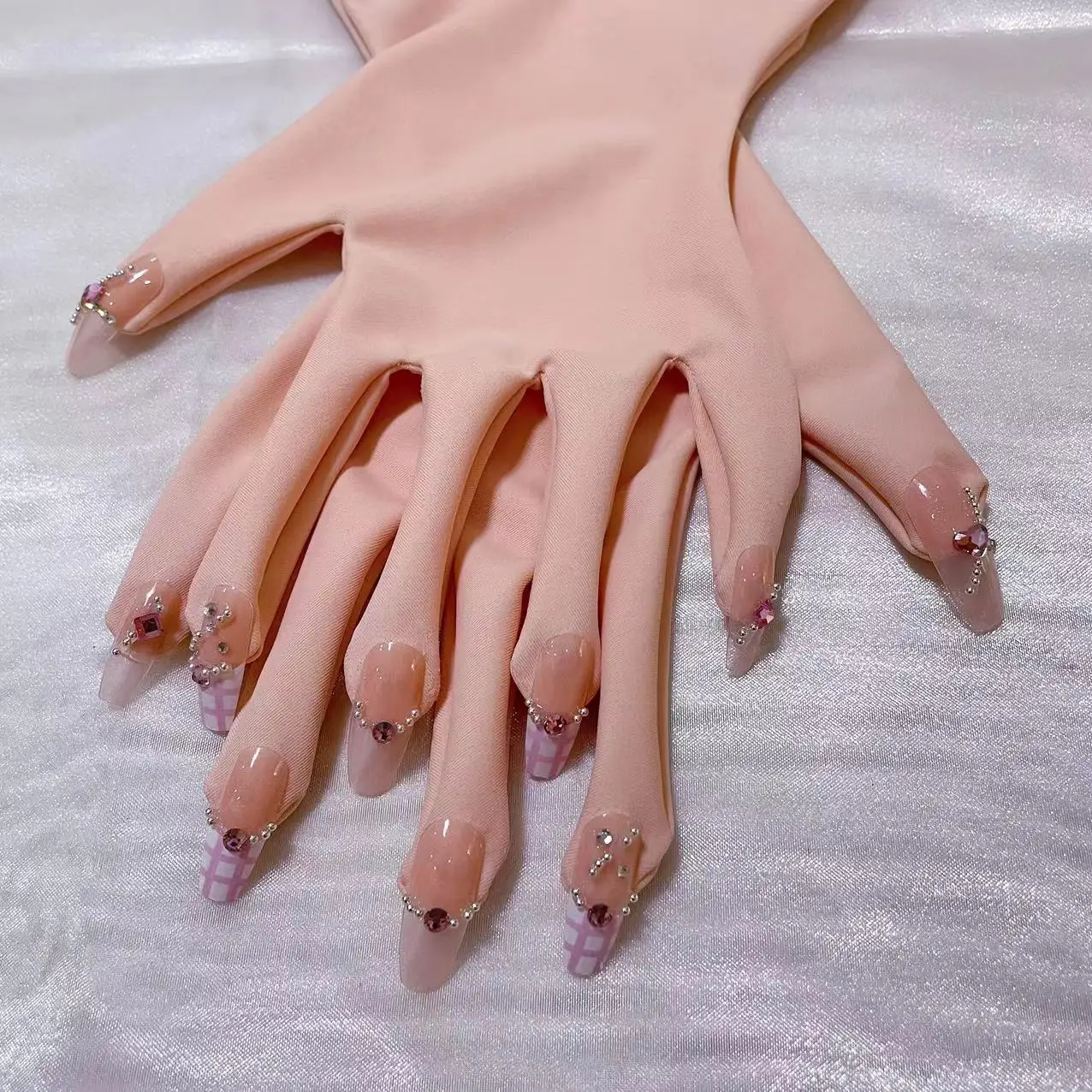 Women's None Shiny Flesh Spandex Zentai Glove Fetish Crossdress Men's Cosplay Kigurumi Gloves With Nails Male to Female 
Women's None Shiny Flesh Spandex Zentai Glove Fetish Crossdress Men's Cosplay Kigurumi Gloves With Nails Male to Female