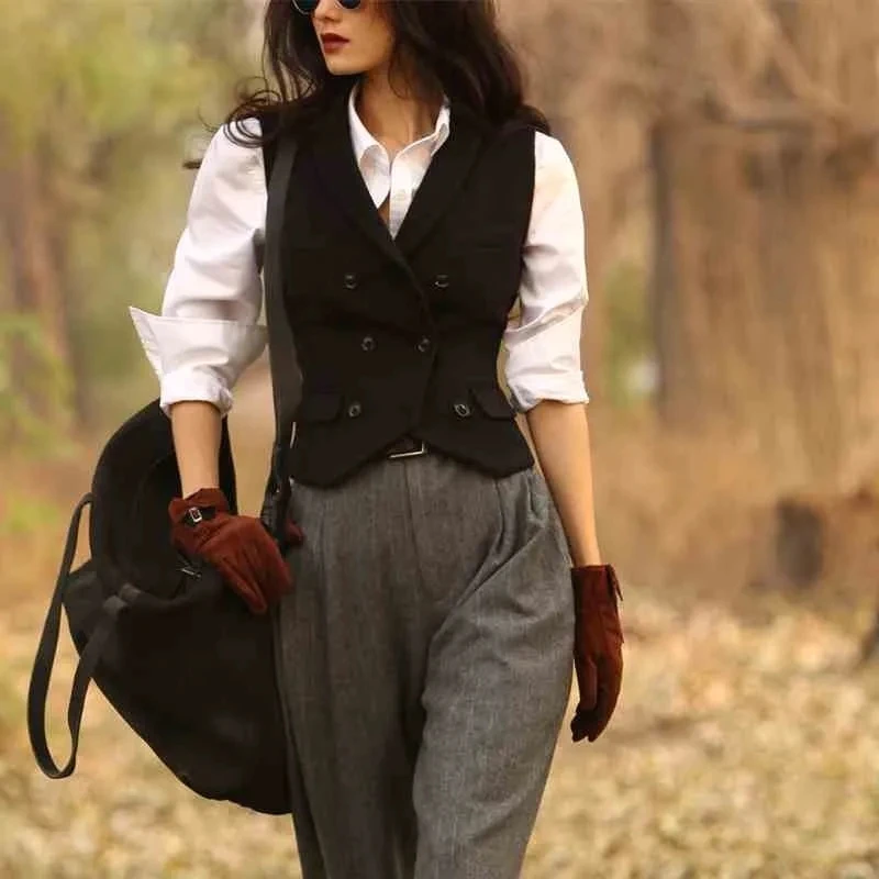 Woman’s Vest Black Woolen Elegant OL Waistcoat Business Vest Tailored Collar Double Breasted Office Formal Work Wear Outerwear
Woman’s Vest Black Woolen Elegant OL Waistcoat Business Vest Tailored Collar Double Breasted Office Formal Work Wear Outerwear