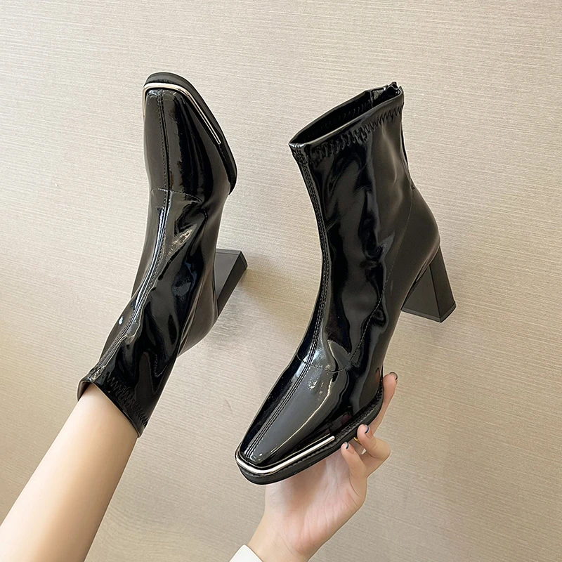 Women's shoes ankle boots 2022 autumn new thick heel high heel non-slip fashion casual motorcycle boots
Women's shoes ankle boots 2022 autumn new thick heel high heel non-slip fashion casual motorcycle boots