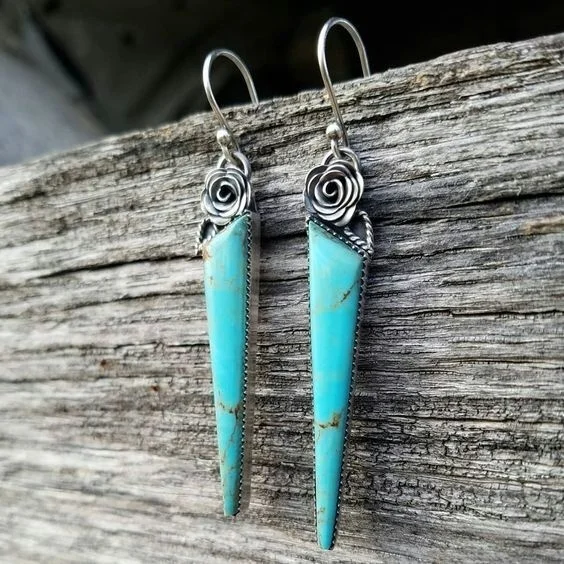 Woman Ancient Honeysuckle Earrings Jewelry For Women Hand-inlaid Stone Dangle Hook Earrings Fashion Jewelry Gift
Woman Ancient Honeysuckle Earrings Jewelry For Women Hand-inlaid Stone Dangle Hook Earrings Fashion Jewelry Gift