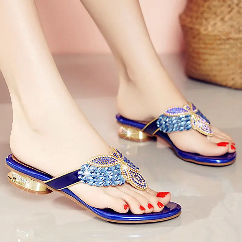 Summer Women's Slippers Luxury Colored Rhinestone Crystal Sandals Outside Slippers Fashion Low Heel Slides New Design Flip Flops
Summer Women's Slippers Luxury Colored Rhinestone Crystal Sandals Outside Slippers Fashion Low Heel Slides New Design Flip Flops