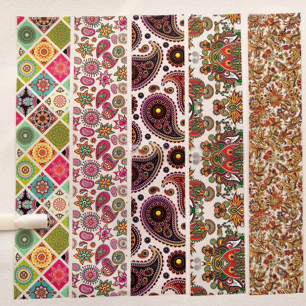 10PCs/Bag 20*4cm Retro Flower Pattern Starry Nail Art Stickers Foil Transfer Decals Manicure DIY Decoration Nails Wraps
10PCs/Bag 20*4cm Retro Flower Pattern Starry Nail Art Stickers Foil Transfer Decals Manicure DIY Decoration Nails Wraps