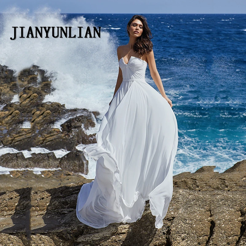 Женское шифоновое платье с открытой спиной, без бретелек 
Женское шифоновое платье с открытой спиной, без бретелек