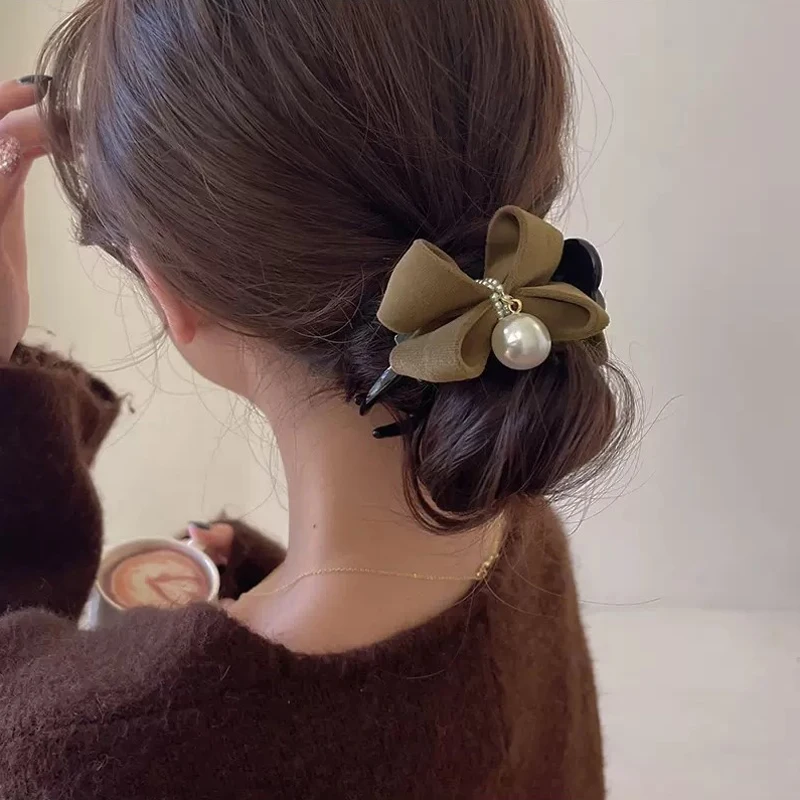 Fashion Pearl Hair Claws Clip Double Sided Bowknot Grab Clip Hairpins Barrette Hair Clip for Women DIY Hair Accessories
Fashion Pearl Hair Claws Clip Double Sided Bowknot Grab Clip Hairpins Barrette Hair Clip for Women DIY Hair Accessories