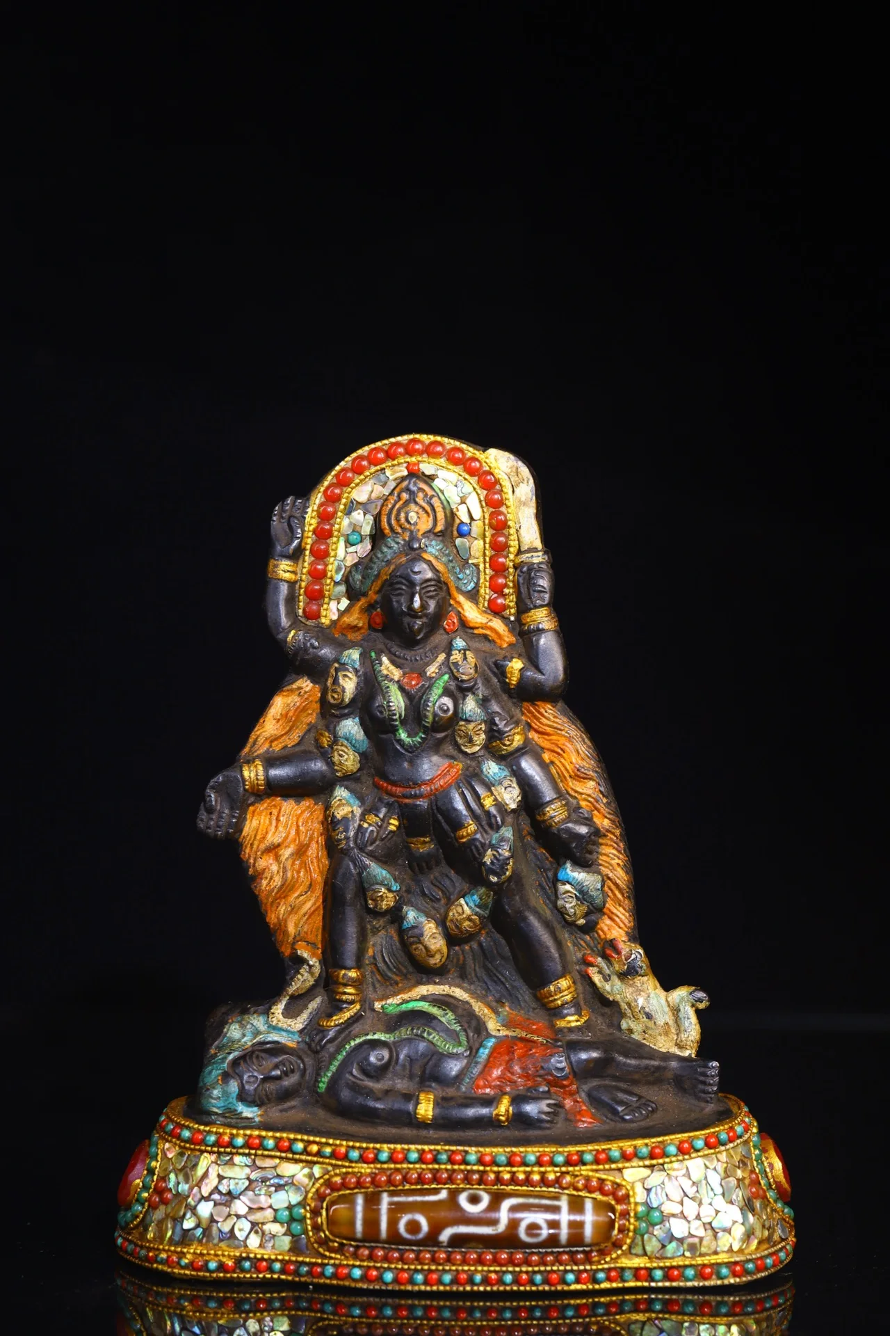 7"Tibet Temple Collection Old Natural Meteorite Mosaic Gem gZi Beads Shell Durga Demon Subduing Goddess Worship Hall Town house
7"Tibet Temple Collection Old Natural Meteorite Mosaic Gem gZi Beads Shell Durga Demon Subduing Goddess Worship Hall Town house