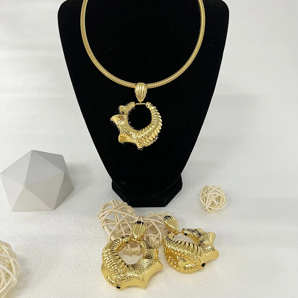 Metal Trendy Jewelry Set New Trendy Female Wedding Necklaces Large Drop Earrings Daily Wear Gold Plated Jewelry Gifts
Metal Trendy Jewelry Set New Trendy Female Wedding Necklaces Large Drop Earrings Daily Wear Gold Plated Jewelry Gifts