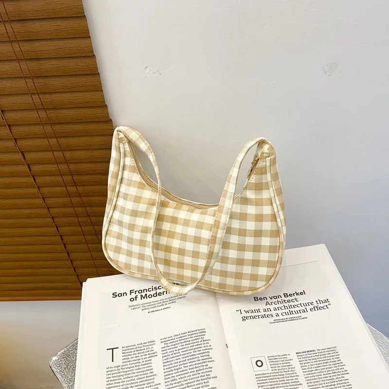 New Country Style Bag Patchwork Color Plaid Bag Nylon Shoulder Bag Handbags for Women Purses Lipstick Bag Satchels Bolsos Gifts
New Country Style Bag Patchwork Color Plaid Bag Nylon Shoulder Bag Handbags for Women Purses Lipstick Bag Satchels Bolsos Gifts