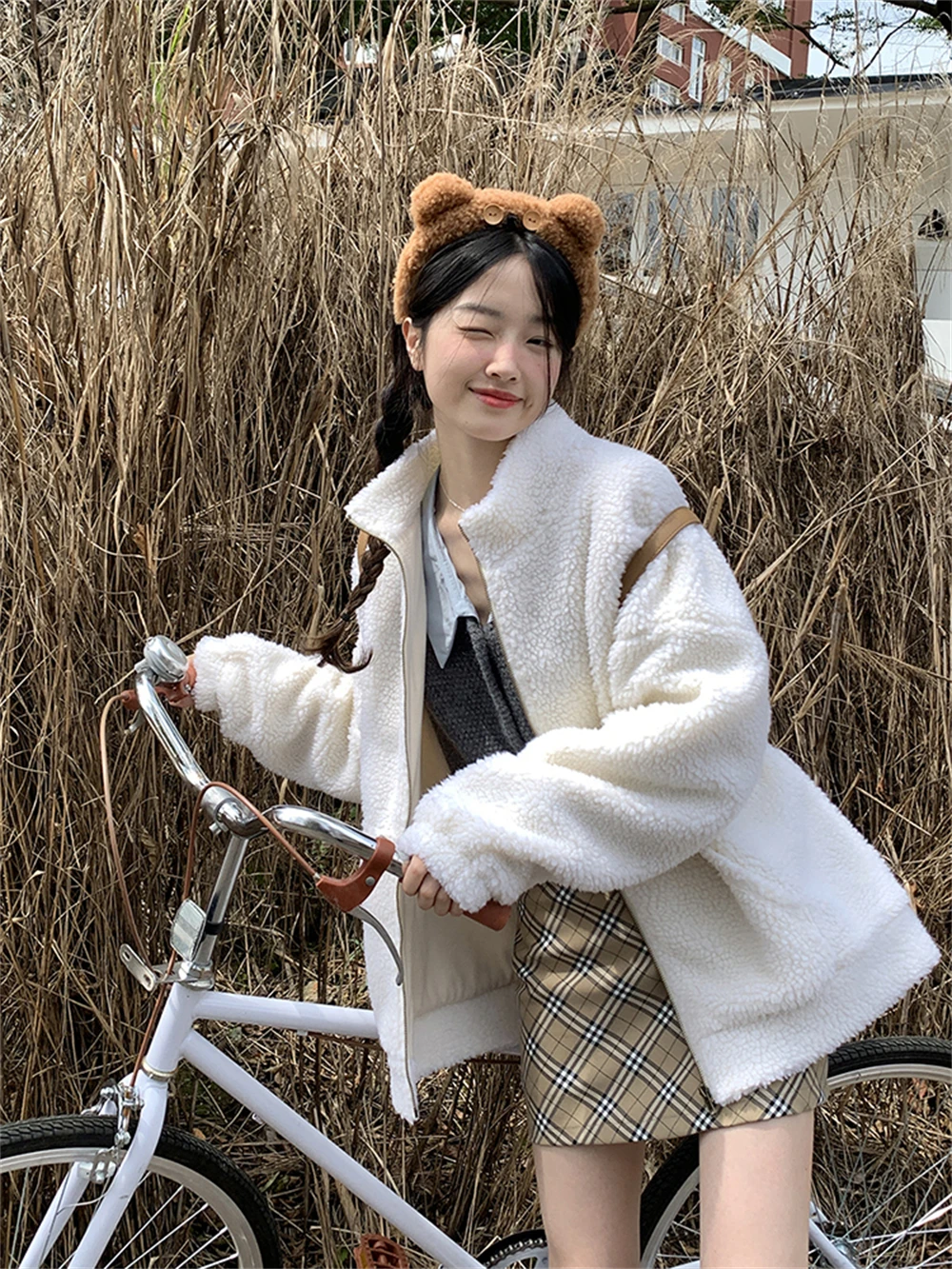 2023 New Winter Women's Japanese Style Wear Loose Traf Design Feel Stand Neck Thickened Warm Coat Top
2023 New Winter Women's Japanese Style Wear Loose Traf Design Feel Stand Neck Thickened Warm Coat Top