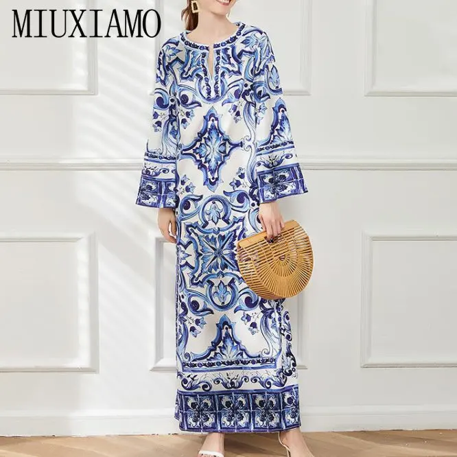 Модное дизайнерское осеннее мини-платье MIUXIMAO, Элегантные Синие и белые фарфоровые короткие платья с длинным рукавом, женское платье, Халат
Модное дизайнерское осеннее мини-платье MIUXIMAO, Элегантные Синие и белые фарфоровые короткие платья с длинным рукавом, женское платье, Халат